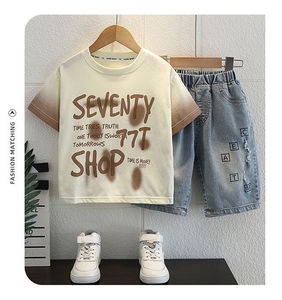 Set Outfit per Ragazzi Adolescenti: T-shirt Bianca con Stampa e Pantaloncini in Denim, 2 Pezzi Casual - Product Image 4