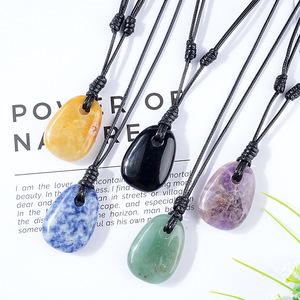 Collar de Piedra Semipreciosa Trapezoidal, Minimalista y Versátil, con Cordón Trenzado Ajustable, Piedra Natural de Orificio Grande - Product Image 1