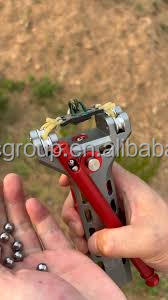 Lance-pierre de chasse automatique 2026 avec canon rouge et bandes élastiques, cadeau pour enfants, 2 pièces avec 100 balles - Product Image 2