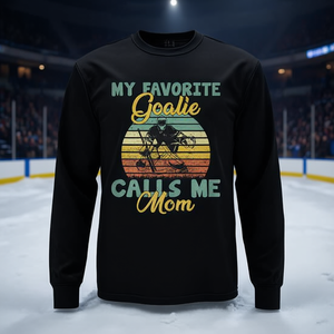 T-shirt à manches longues « Mon gardien préféré m'appelle maman » pour maman de joueur de hockey sur glace, chemise de sport d'hiver - Product Image 3