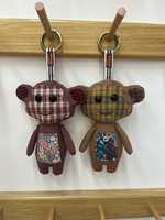 Jouets en peluche personnalisés faits à la main, porte-clés en peluche mignons, pendentifs ours en patchwork colorés, porte-clés cadeau d'anniversaire