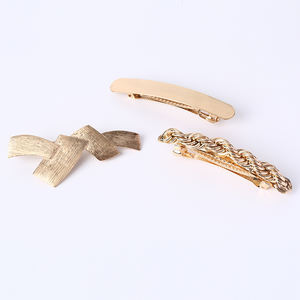 Vente de gros Accessoires de coiffure couleur or pour <span class=keywords><strong>femme</strong></span>, <span class=keywords><strong>barrette</strong></span> en métal croco pour <span class=keywords><strong>cheveux</strong></span> épais - Product Image 2