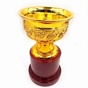 Custom 3d Gegraveerde Logo Gold Plating Award Metalen Trofee Cup Met Houten Basis