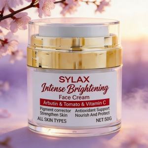 Crème Visage Éclaircissante Bio à la Vitamine C de Notre Marque, Hydratant Éclaircissant à la Busserole et à la <span class=keywords><strong>Tomate</strong></span> pour un Teint Uniforme - Product Image 6