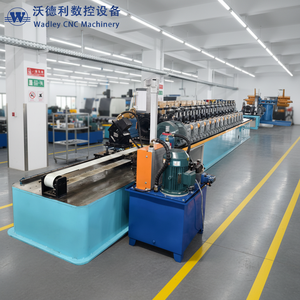 เครื่องขึ้นรูปเหล็กเส้นรูปตัวซีแบบอัตโนมัติความเร็วสูง ควบคุมด้วย PLC สำหรับโครงเหล็กกันสาดและโครงเหล็กตัวซี  ขาย - Product Image 1