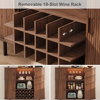 Mueble Bar de Lujo de Madera Acanalado Estilo Mid-Century con Estante para Vinos, Luces RGB, Enchufe y Soporte para Copas para el Hogar