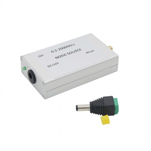 Generador de señal de ruido TZT 0,2-2000M Fuente de ruido Fuente de seguimiento de espectro simple Alta planitud - Product Image 1