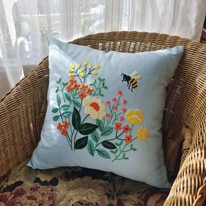 Housse de coussin décorative faite main DIY, kit de broderie florale, carrée, en coton et lin, avec fermeture éclair dissimulée, anti-acariens, pour la maison - Product Image 6