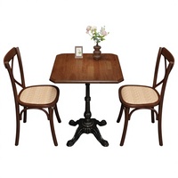 Ensemble table et chaises carrées personnalisables en bois massif de style rétro américain avec structure métallique pour salon de thé, pâtisserie et restaurant