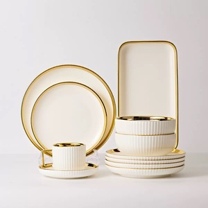 <span class=keywords><strong>Service</strong></span> de table en <span class=keywords><strong>porcelaine</strong></span> blanche, assiettes, bols à soupe, assiettes de présentation, <span class=keywords><strong>vaisselle</strong></span> en céramique de luxe avec bordure dorée - Product Image 1