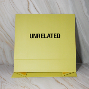 Biểu Tượng Tùy Chỉnh Sang Trọng Cứng Nhắc Giấy Hộp Quà Tặng Nhà Cung Cấp Gấp Khăn Từ Áo Thun Hộp May Mặc Gói Cho Quần Áo - Product Image 2