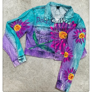 Chaqueta vaquera de mujer estilo retro Y2K con grafitis pintados a mano, holgada y a la moda, ¡la más vendida! - Product Image 6