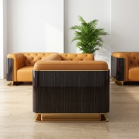 Set Sofa Kulit Oranye Mewah dan Kayu Gelap 3+2+1 Furnitur Klasik untuk Interior Rumah Kelas Atas