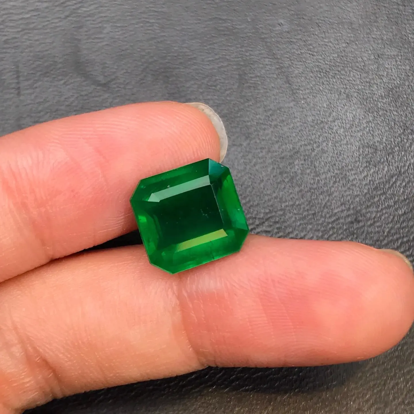 Natürliche saubere grüne sambische Smaragd facettierte runde Diamant schliff lose Edelstein Großhandel Edelstein Schmuck Ring