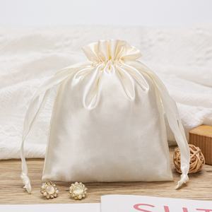 ถุงผ้าซาตินบรรจุแบบหูรูดทำจากผ้าซาตินคุณภาพสูงกระเป๋าใส่เครื่องประดับของขวัญกระเป๋าผ้านุ่มกำไลผ้าซาติน - Product Image 1