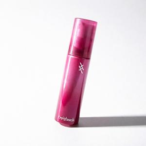 Gloss à lèvres teinté éclatant Troistouch Berry, formule K Beauty, tous types de peau, maquillage longue tenue - Product Image 1