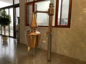 Destilador de Olla de Cobre CE de 100L, Varilla de Calentamiento Eléctrico, Equipo de Destilación de Whisky Brandy Craft Moonshine Spirit Production - Product Image 4