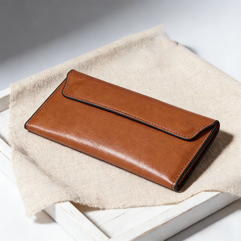 สีน้ำตาล