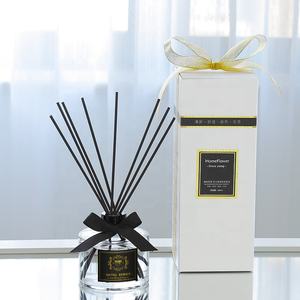 <span class=keywords><strong>Diffusore</strong></span> di Fragranza per Ambienti da 200ML <span class=keywords><strong>con</strong></span> <span class=keywords><strong>Bastoncini</strong></span> in Fibra per Arredamento Casa - Product Image 1