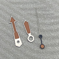 Accessoire de montre avec bordure argentée, aiguilles des heures multicolores et aiguilles des minutes lumineuses vertes