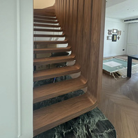 Escalier en spirale moderne Qijia Yishu en acier et bois, escalier courbé en spirale avec garde-corps en verre, escalier intérieur pour loft et duplex QJYS-GM25Tm09