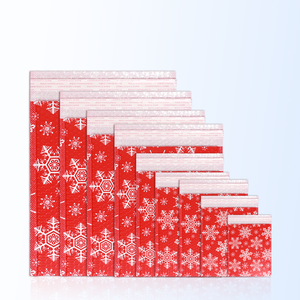 Sobres Acolchados Rojos y Verdes para Envíos Navideños - Sobres para una Entrega Navideña Segura - Product Image 5