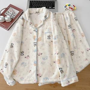 Conjunto de Ropa de Dormir de Franela de Coral con Dibujos Animados, Grueso y Afelpado para Invierno, Camisón de Manga Larga y Pantalones para Mujer - Product Image 1
