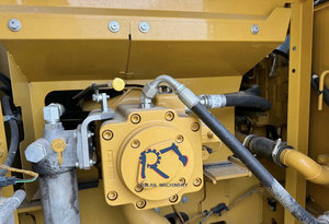 Mini-excavatrice hydraulique Caterpillar CAT323 d'occasion, type chenille, moteur d'occasion, 2024, d'origine japonaise - Product Image 6
