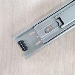 Fábrica al por mayor Triple Extensión Cajón Diapositivas Rodamiento de bolas Cajón Diapositiva Gabinete de cocina Muebles Hardware Lock-In - Product Image 4