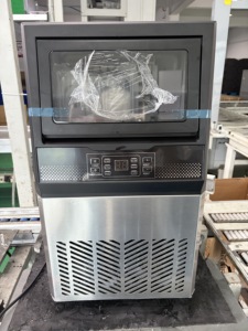 Máquina de Hielo Comercial con Autolimpieza, 44 Cubos, Eficiente, Silenciosa, de Acero Inoxidable, Capacidad de 30-40 kg/día, para Hotel y Hogar - Product Image 1