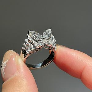 Anillo de Plata Pura S925 Wenchi con Mariposa Multifantom, Diseño de Alta Gama con Incrustaciones de Diamantes, Diseño Exclusivo, Ligero, Lujoso y Moderno - Product Image 4