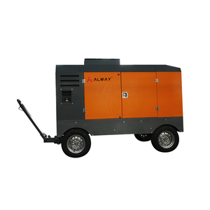 पोर्टेबल डीजल स्क्रू एयर कंप्रेसर 157kw क्यूमिन इंजन 21 बार 15m 3/मिनट 550cfm दो चरण संपीड़न पंप के लिए - Product Image 1