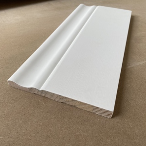 Plinthe murale en pin blanc au design moderne pour salon, moulure de plinthe d'angle - Product Image 1