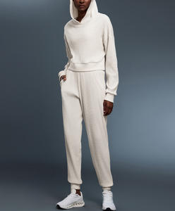 Ensemble <span class=keywords><strong>femme</strong></span>, sweat-shirt court et pantalon droit, style décontracté fonctionnel, coton mélangé léger 330GSM, personnalisable, vente en gros - Product Image 2