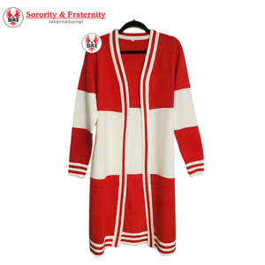 Pull long personnalisé pour femme Delta, rouge et blanc, col ouvert sur le côté, coupe ample, avec lettres de sororité grecque, style manteau-pull - Product Image 1