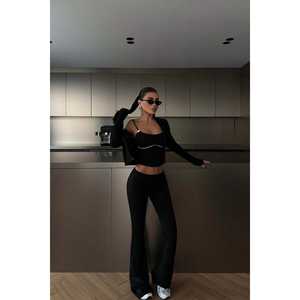 Ensemble de costume court noir pour femmes - Product Image 4