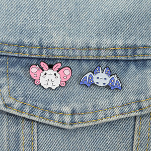 Broches de Esmalte de Mothman Rosa, Lindos y Kawaii, con Diseño de Murciélago Espeluznante, para Halloween, Venta al Por Mayor - Product Image 1