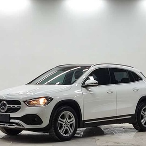 <span class=keywords><strong>Mercedes</strong></span>-Benz GLA 180 2022 : SUV Urbain Compact de Luxe Amélioré - Product Image 2