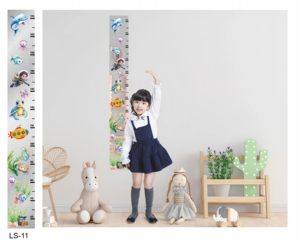 Regla de espejo de palo de cáscara adorable personalizada con diseños divertidos de delfines marinos calcomanía de altura de dibujos animados para niños - Product Image 1