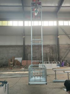 小型电动脚手架升降平台小型高空货物升降机电动升降梯适用于2人乘坐的建筑楼层 - Product Image 5