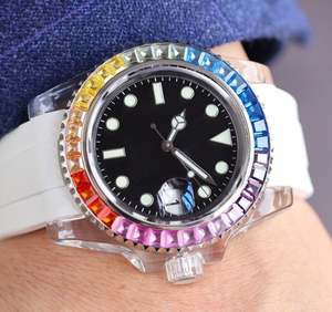 Reloj de Buceo de Primera Calidad con Incrustaciones de Gemas de Siete Colores, Calendario, Correa de Goma, Espejo de Zafiro, Diseño de Diseñador, Venta al Por Mayor - Product Image 3