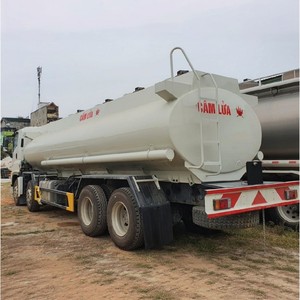 รถบรรทุกน้ำมันดีเซล ISUZU FVR GIGA 25000 ลิตร พร้อมปั๊มและถังหลายช่องสำหรับจ่ายน้ำมัน - Product Image 3