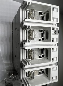 Nouveau SACE TMAX 3 N 250 4 broches R200 INN= 100% pour PLC – Expertise technique approfondie avec un maintien industriel fiable - Product Image 3