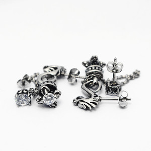 Boucles d'oreilles à double perçage Yunnique, design dragon noir et blanc, en acier titane, bijoux de fête - Product Image 3