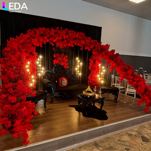 Arco Floral Metálico Rojo Grande de Lujo para Bodas y Fiestas, Fondo de Hierro para Eventos LEDA - Product Image 2