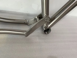 Telaio MTB in Titanio a Sospensione Completa per Ammortizzatore da 190mm - Product Image 4