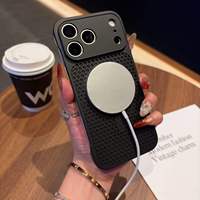 Coque creuse respirante pour iPhone 17 Pro Max avec chargement magnétique, bord sans cadre et panneau de refroidissement en nid d'abeille