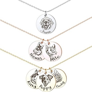 Collier avec pendentif <span class=keywords><strong>photo</strong></span> d'animal gravé au laser sur mesure par le fabricant, en vente - Product Image 1