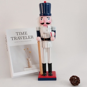 Décoration de Noël sur le thème du sport : Soldat en bois, figurine de joueur de baseball, <span class=keywords><strong>casse</strong></span>-<span class=keywords><strong>noisette</strong></span> avec batte, balle et <span class=keywords><strong>livre</strong></span> - Product Image 1