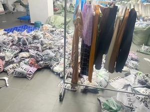 Marca nueva Pacas <span class=keywords><strong>De</strong></span> Ropa para <span class=keywords><strong>Shein</strong></span>-Bulk Cotton Apparel Stock usado mujeres hombres niños ropa verano pacas <span class=keywords><strong>Shein</strong></span> pacas nuevo - Product Image 3